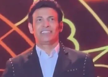 لقطة مؤثرة بمهرجان موازين.. سعد الصغير يقطع الغناء ويردد أذان العشاء