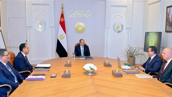 السيسي يوجه بسرعة استكمال ميكنة التأمين الصحي الشامل ويوافق على تحسين أجور هيئة الإسعاف