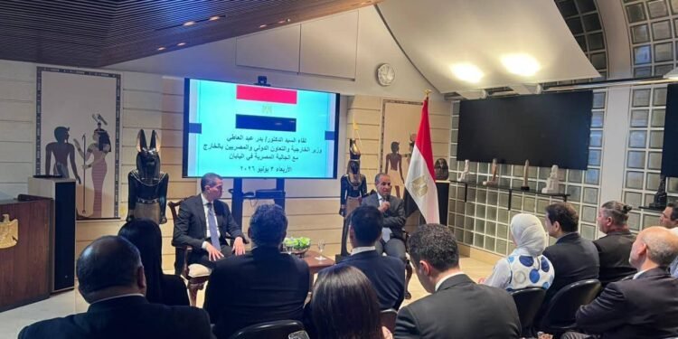 وزير الخارجية يلتقي أعضاء الجالية المصرية في اليابان
