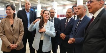 وزير العمل يشيد بدور النساجون الشرقيون كنموذج صناعي ناجح