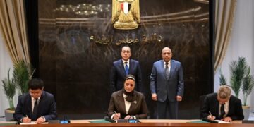 رئيس الوزراء يشهد مراسم توقيع مذكرة تفاهم لإنشاء أول مصنع لتوربينات الرياح وإقامة مشروع طاقة رياح
