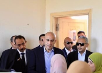 وزير التعليم يتفقد مدرسة بسوهاج عقب واقعة شغب طلابي ويؤكد: لا تهاون مع المخالفين