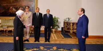 المستشارة هدى عيسى تؤدى اليمين القانونية رئيسا لهيئة النيابة الإدارية أمام الرئيس السيسي
