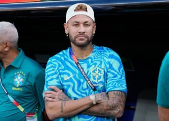 رئيس البرازيل يسخر من استدعاء نيمار للمنتخب رغم الإصابة