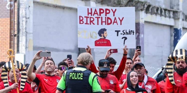 الإحتفال بعيد محمد صلاح