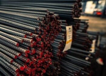 ثبات أسعار الحديد في السوق المحلي وسط ترقب شركات البناء