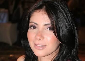 «مش هتنازل».. أول تحرك من منى زكي ضد فتاة نشرت صورًا مسيئة لها