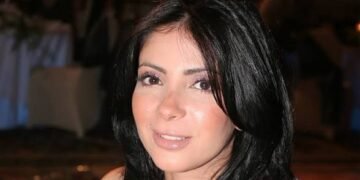 «مش هتنازل».. أول تحرك من منى زكي ضد فتاة نشرت صورًا مسيئة لها