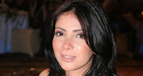 «مش هتنازل».. أول تحرك من منى زكي ضد فتاة نشرت صورًا مسيئة لها