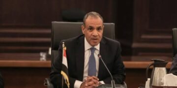 اتصال هاتفي بين وزير الخارجية ونظيره الإماراتي لبحث العلاقات الثنائية والتطورات الإقليمية