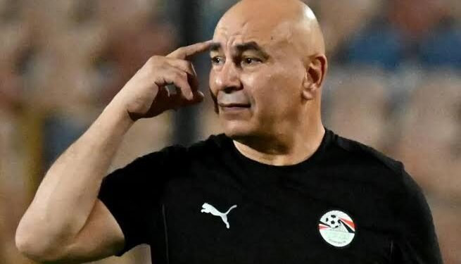 العميد يصنع المجد.. حسام حسن أول مصري يشارك بكأس العالم من داخل الملعب وخارجه