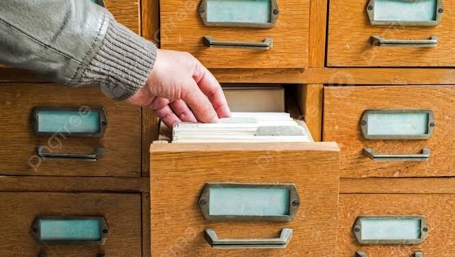 فلسفة الكراكيب.. لماذا نحتفظ بأشياء لم نعد نستخدمها؟