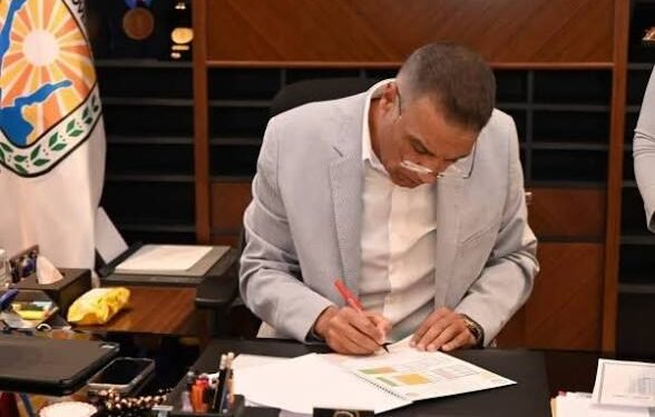 محافظ جنوب سيناء يعتمد نتيجة الشهادة الإعدادية بنسبة نجاح 81.76%
