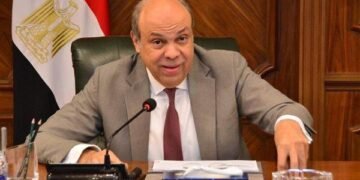 هل تُباع المطارات المصرية؟.. وزير الطيران يكشف الحقيقة كاملة