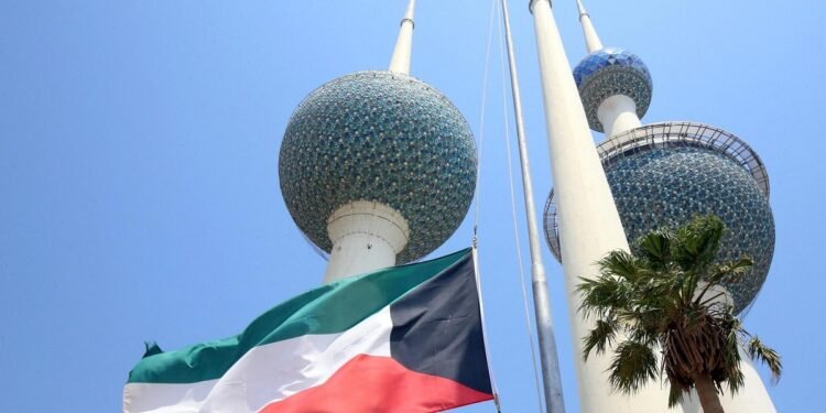 عودة الحركة الجوية لمطار الكويت الدولى بعد ساعات من الهجمات الإيرانية