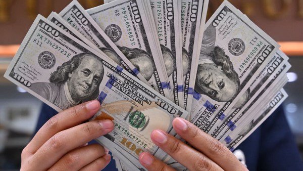 ثبات سعر الدولار مقابل الجنيه المصري اليوم الأربعاء