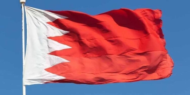 البحرين تعلن اعتراض وتدمير عدد من الطائرات المسيرة والصواريخ خلال الهجوم الإيراني