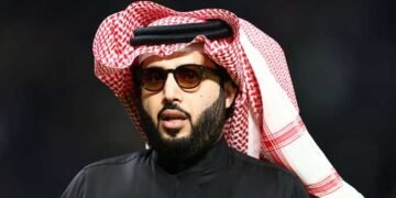 تركي آل الشيخ يحسم الجدل بشأن تدخله للصلح بين ياسمين عبد العزيز ومي عمر