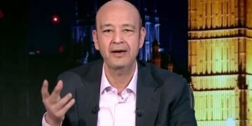 بعد الحكم النهائي بسحب كتابها.. عمرو أديب: هل تستمر وزيرة الثقافة في منصبها؟