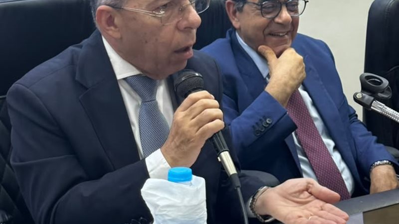 اتحاد المهن الطبية يعلن التضامن مع نقيب أطباء قنا