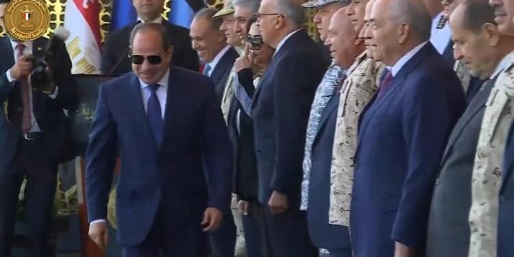 الرئيس السيسي يشهد استعراض إمكانيات مجابهة الأزمات والكوارث