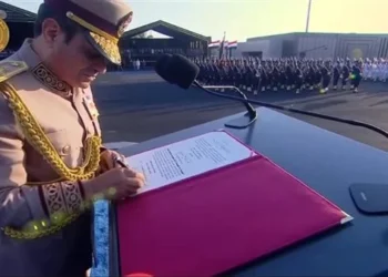 الرئيس السيسي يوقّع على وثيقة افتتاح مقر القيادة الاستراتيجية للدولة