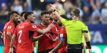 ليكيب تفجّرها: فيفا يراجع قرارات حكم مباراة مصر والأرجنتين بعد شكوى رسمية