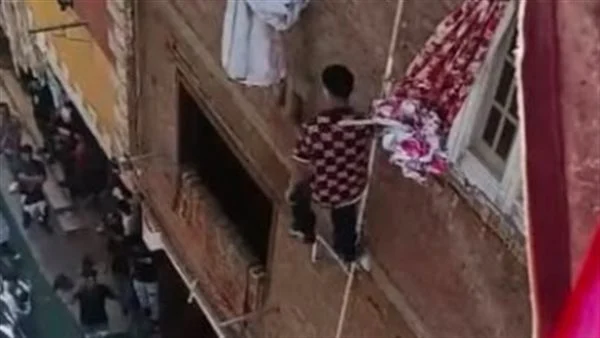 القبض على شاب رقص أعلى ماسورة غاز طبيعي في حفل زفاف