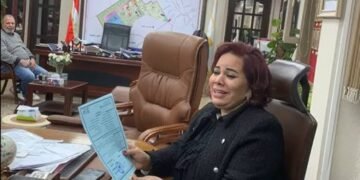 القبض على سيدة الأعمال منى عبود بمطار القاهرة لتنفيذ 8 أحكام قضائية