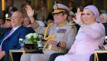 بحضور الرئيس السيسي.. أنغام تفتتح احتفالية القيادة الاستراتيجية بأغنية “يا حبيبتي يا مصر”