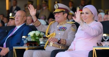 بحضور الرئيس السيسي.. أنغام تفتتح احتفالية القيادة الاستراتيجية بأغنية “يا حبيبتي يا مصر”
