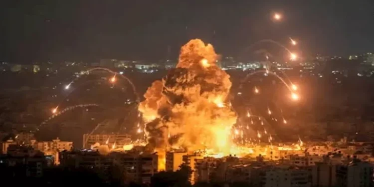 هجمات أمريكية تستهدف هرمزغان الإيرانية.. انفجارات في قشم