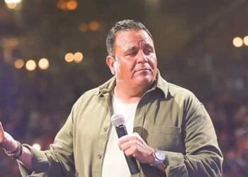 محمد فؤاد يدعم منتخب مصر من حفل نجوم التسعينيات: «معانا رجالة وحوش»