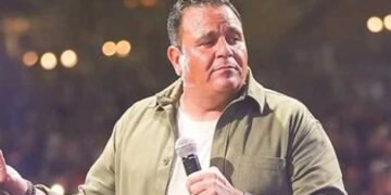 محمد فؤاد يدعم منتخب مصر من حفل نجوم التسعينيات: «معانا رجالة وحوش»