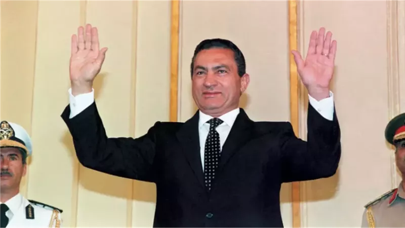 وزير الصحة الأسبق عن رحلة علاج مبارك في ألمانيا: كان عاوز شطافة بالحمام