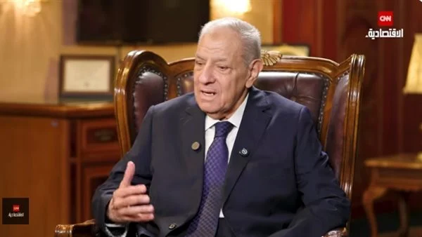 محلب: مشروعات الطرق أنقذت مصر من الركود.. وكنا سنواجه شللًا مروريًا بالقاهرة