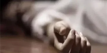 العثور على جثة شخص داخل شقته بعد انبعاث رائحة كريهة وتحلل الجثمان