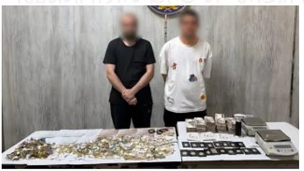 ضبط شقيقين بتهمة النصب على تجار ذهب والاستيلاء على مشغولات ومبالغ مالية