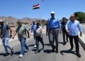 محافظ جنوب سيناء يتابع مشروعات رصف مدينة نويبع لدعم التنمية