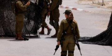 بعد بلاغ اختطافها .. جندية إسرائيلية على علاقة سرية بشاب فلسطيني