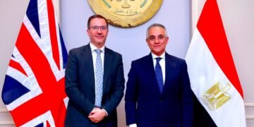 وزير العدل يبحث مع سفير بريطانيا تعزيز التعاون القضائي ومكافحة الجرائم السيبرانية