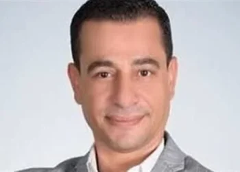نقل المخرج هشام عطوة إلى المستشفى بعد تعرضه لأزمة صحية مفاجئة