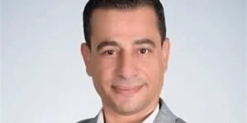 نقل المخرج هشام عطوة إلى المستشفى بعد تعرضه لأزمة صحية مفاجئة