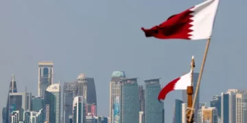 وسط تصاعد التهديدات.. قطر تدعو السكان إلى عدم مغادرة المنازل