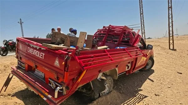 مصرع شخصين وإصابة 28 عاملًا في انقلاب سيارة ربع نقل بصحراوي المنيا
