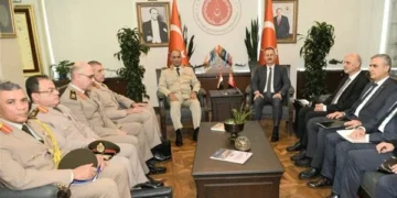 وزير الدفاع يعود إلى أرض الوطن بعد انتهاء زيارته الرسمية لـ تركيا