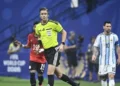 فيفا يقرر استبعاد حكم مباراة مصر والأرجنتين من إدارة باقي مباريات كأس العالم