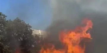 حريق داخل كامب سياحي بدهب يمتد لعدد من السيارات وإصابة أشخاص