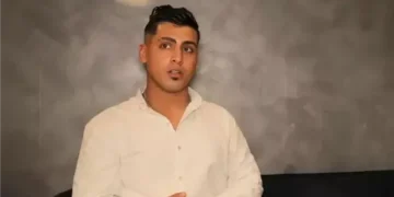 تجديد حبس أصدقاء كروان مشاكل 45 يومًا في اتهام بالتعدي على شقيقه