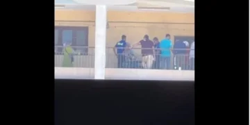 فيديو يزعم وجود أولياء الأمور في لجنة ثانوية عامة.. والتعليم: حالة إغماء وتم التعامل معها